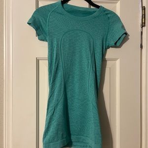 Size 2 Lululemon top